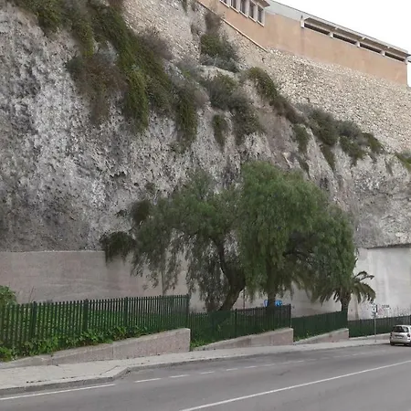 Il Sentiero Di Iolanda * Κάλιαρι
